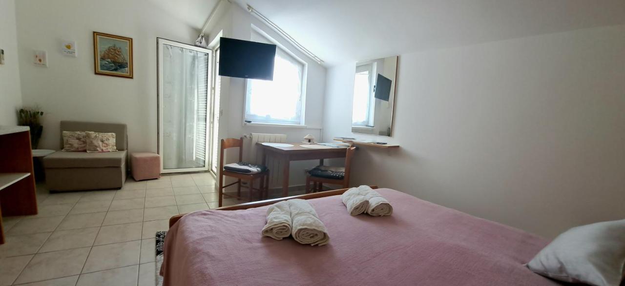 Studio Apartman Olivera روفينج المظهر الخارجي الصورة